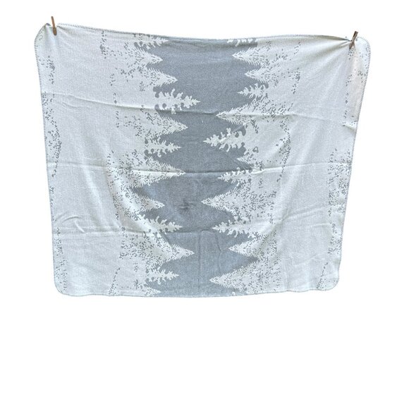 Inup Home Gray & White Throw Blanket • Tree Design Cotton Blend • Portugal - Picture 4 of 5